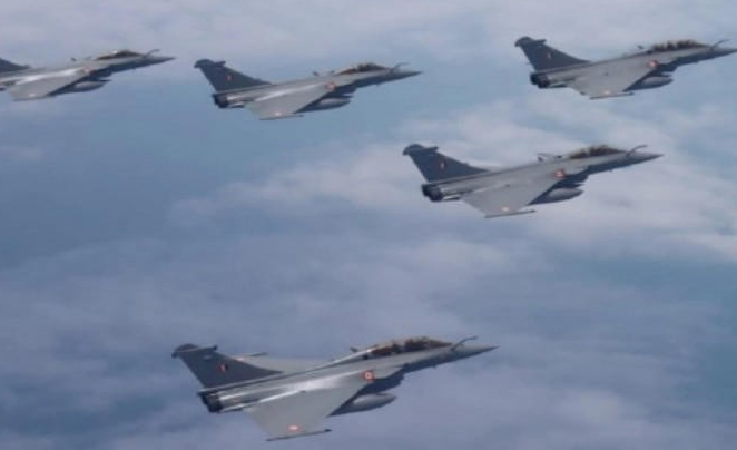 India Pakistan war preparations: શું ભારતે પાકિસ્તાન સામેના યુદ્ધ માટે સરક્રીકથી જેસલમેર સુધી કરી જોરદાર તૈયારીઓ ? પાક.કેમ કંપી ગયું ? પાકિસ્તાને પણ યુદ્ધની તૈયારીઓ શરુ કરી 1 jmgo6i27