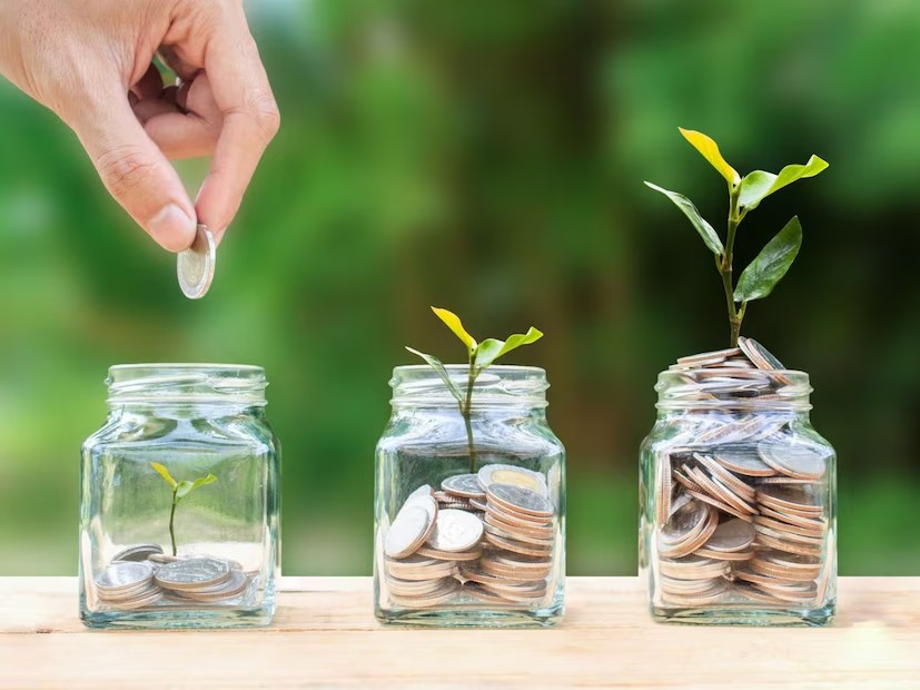 Power of Compounding: પૈસા નહીં, 'સમય' છે રોકાણનું મોટું ફેક્ટર: જાણો ૨૦ વર્ષની ઉંમરે શરૂ કરેલું રોકાણ ૬૦ વર્ષે ૯૩ ગણું કેવી રીતે થઈ શકે છે! 1 Power of Compounding