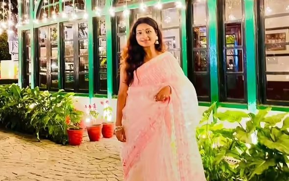 UPSC Success Story: UPSC માં સફળતાની ગાથા: બિહારની દીકરી ડૉ. આકાંક્ષા આનંદે કોચિંગ વગર YouTube થી ભણીને ૨૦૫મો રેન્ક મેળવ્યો! 1 UPSC Success Story