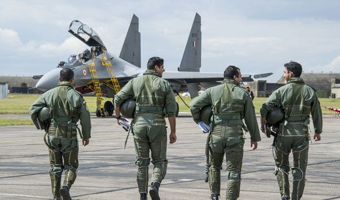 Indian Airforce AFCAT 2025 Notification: ભારતીય વાયુસેનામાં ઓફિસર બનવાનો મોકો: AFCAT ૨૦૨૫ માટે ફોર્મ ભરવાનું ૧૦ નવેમ્બરથી શરૂ; લાયકાત અને પસંદગી પ્રક્રિયા જાણો 1 Indian Airforce AFCAT 2025 Notification