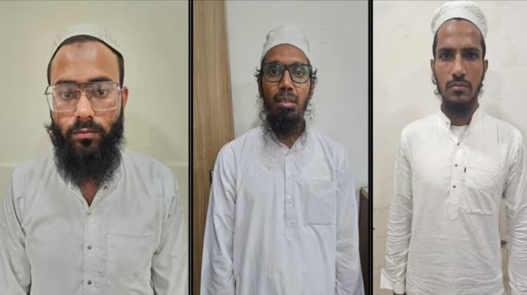 Gujarat ATS Ricin Plot: દેશમાં ફરી એકવાર ભયાનક ત્રાસવાદી હુમલાણી યોજના હતી, પરંતુ ગુજરાત ATS એ દબોચી લીધા, ખતરનાક ઝેર કેમ બનાવ્યું તે સવાલો 1 Gujarat ATS Ricin Plot