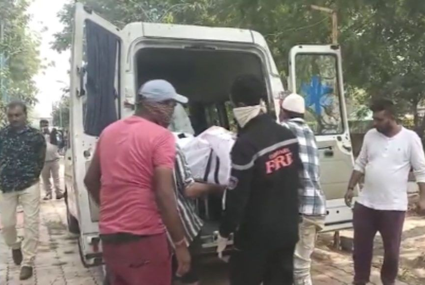 Vadodara wife killed Husband: વડોદરાનો ચકચારી હત્યાકાંડ: પત્નીએ પ્રેમી સાથે મળીને પતિને ઊંઘની ગોળી આપી ગળું દબાવી દીધું, પાંચ દિવસ બાદ કબરમાંથી મૃતદેહ બહાર કઢાયો! 1 Vadodara wife killed Husband