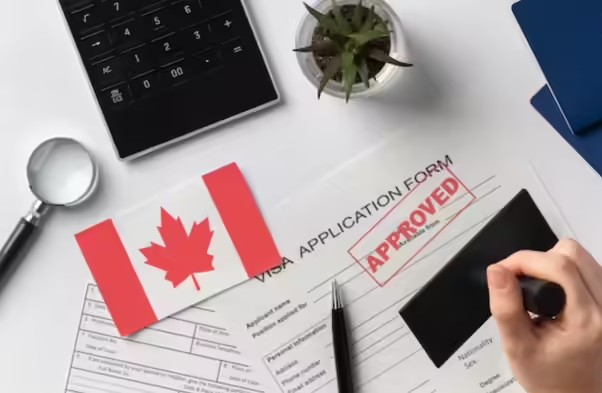 Canada Permit Rejection Reason: કેનેડા સ્ટડી પરમિટનો ઘટાડો: ભારતીય વિદ્યાર્થીઓ માટે ૭૪% રિજેક્શન રેટ! વિઝા રિજેક્ટ ન થાય તે માટે આ ૩ બાબતો ધ્યાન રાખો 1 Canada Permit Rejection Reason