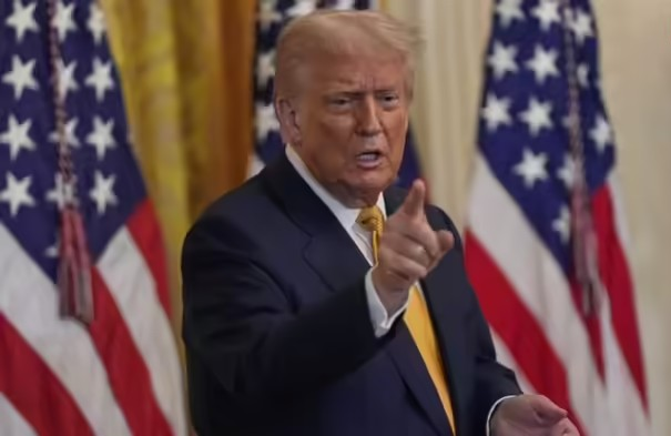 Trump immigration policy impact on Indians: ટ્રમ્પના નવા ઇમિગ્રેશન નિર્ણયો ભારતીય વિદ્યાર્થીઓ અને કામદારો માટે પડકારરૂપ બન્યા 1 fzmp8loi