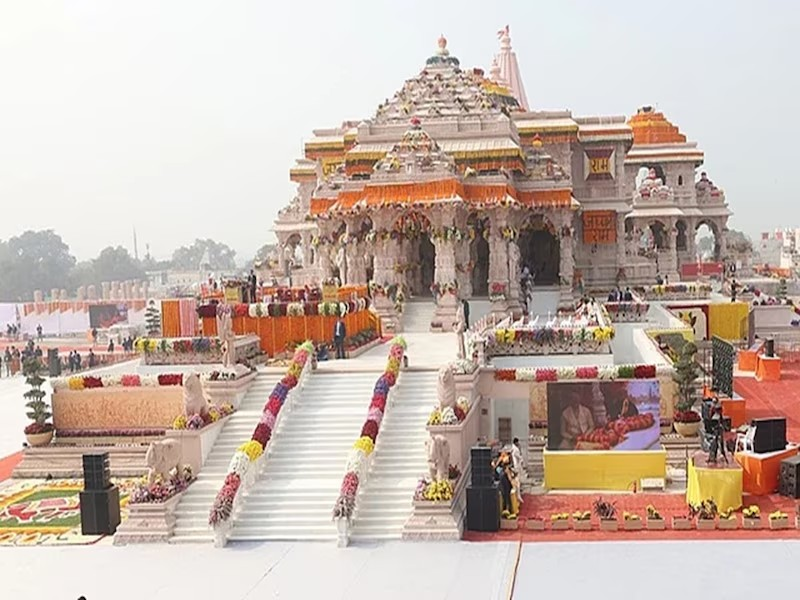 Ram Mandir Dhwajarohan: ધર્મ ધ્વજ લહેરાયો: અયોધ્યામાં PM મોદીએ ૧૬૧ ફૂટ ઊંચા શિખર પર ખાસ ધ્વજ ફરકાવ્યો; ૬૭૩ દિવસ પછી રામનગરી ઉત્સવમાં ઝૂમી 1 Ram Mandir Dhwajarohan