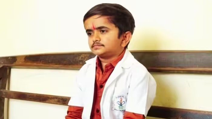 Doctor Ganesh Baraiya: ડૉ. ગણેશ બરૈયાની અદ્ભુત સફર: ૩ ફૂટ ઊંચા ડૉક્ટરે સુપ્રીમ કોર્ટમાં લડીને મેડિકલ ઓફિસર તરીકેનું પહેલું પોસ્ટિંગ મેળવ્યું 1 Doctor Ganesh Baraiya