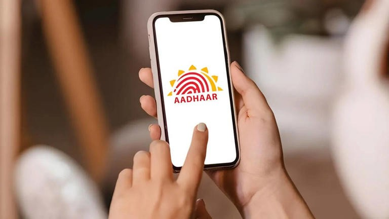 New Aadhaar App Features