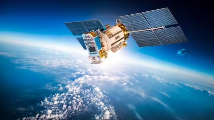 Google space solar AI data center: Google અવકાશમાં સૌર ઊર્જાથી ચાલતું AI ડેટા સેન્ટર બનાવશે; પ્રોજેક્ટ સનકેચર 100 ટ્રિલિયન ગણી વીજળી ઉત્પન્ન કરશે 1 r7sm6099