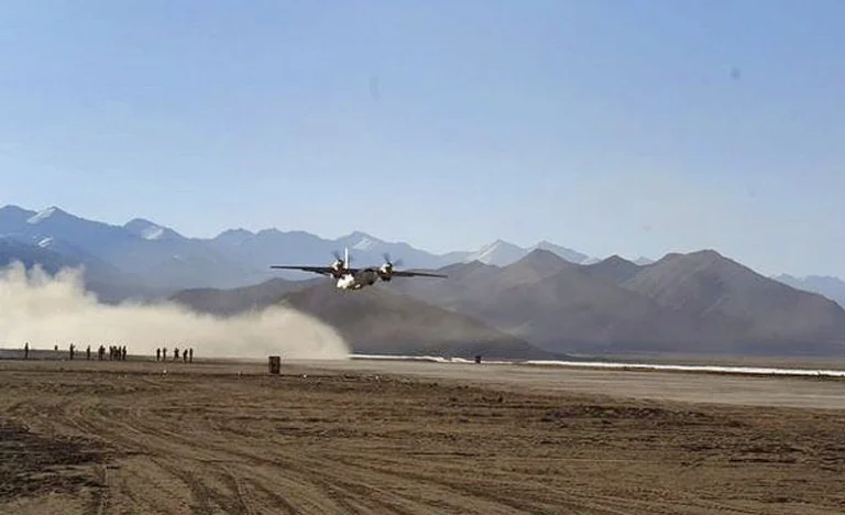 Nyoma Airbase Ladakh: લદ્દાખમાં ભારતનું ન્યોમા એરબેઝ થયું કાર્યરત, વિશ્વનું સૌથી ઊંચું એરબેઝ ચીન સામે ભારતની હવાઈ શક્તિ મજબૂત કરશે 1 u93yi03j