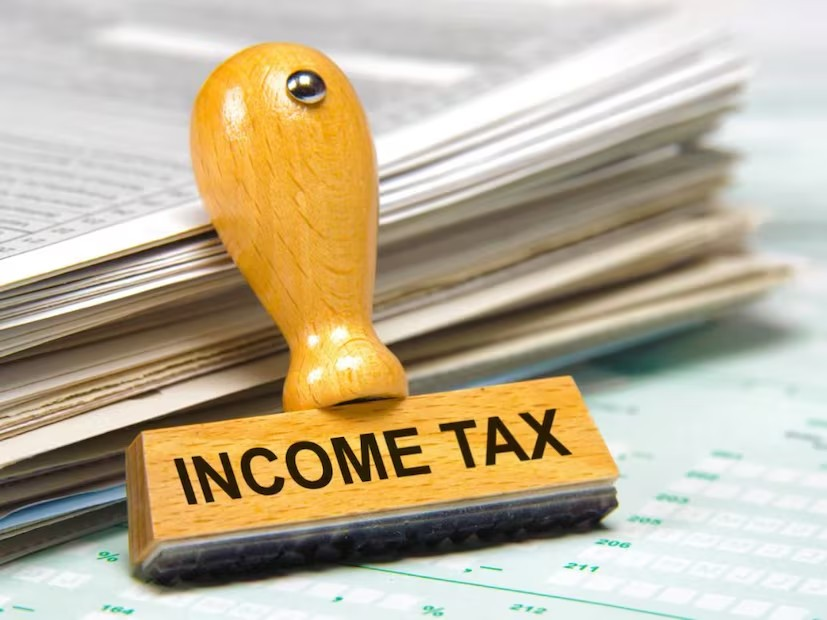 EPF Withdrawal Tax Rules: EPF માંથી રિટાયરમેન્ટ પહેલાં પૈસા ઉપાડવા: તમારી નોકરી ૫ વર્ષથી ઓછી હોય તો TDS કેટલો કપાશે? જાણો EPF ઉપાડ પર ટેક્સના નિયમો 1 EPF Withdrawal Tax Rules
