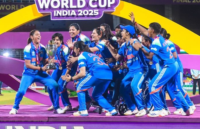 India women world cup 2025 win: ભારતીય મહિલા ટીમે રોચક જીત સાથે પહેલીવાર વર્લ્ડ કપ પોતાના નામે કર્યો, BCCIએ 51 કરોડનું ઇનામ જાહેર કર્યું 1 zqu501ig