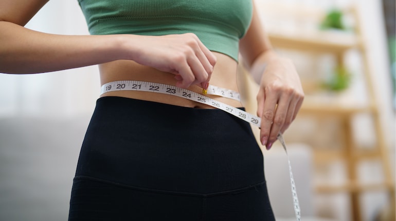 Calorie Deficit Weight Loss: 2026માં ફિટ રહેવાનો છે પ્લાન? જીમ ગયા વગર આ રીતે ઘટાડો વજન, બસ સમજી લો 'કેલરી ડેફિસિટ'નું આ સાદું ગણિત 1 20240514055819 Weight loss
