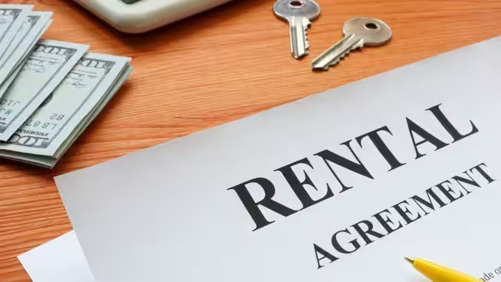 Landlord Rights: ભાડૂઆત સાથે માથાકૂટ બંધ! જો એગ્રીમેન્ટ પૂરું થયા પછી પણ ઘર ખાલી ન થાય, તો મકાન માલિક પાસે છે આ પાવરફુલ કાયદાકીય હથિયાર 1 Landlord Rights
