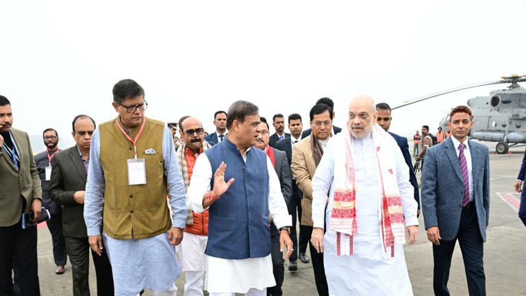 Amit Shah Assam Visit: ઘૂસણખોરો સામે આકરી ચેતવણી અને વિકાસની ભેટ, આસામના પ્રવાસે ગયેલા અમિત શાહે વિપક્ષ પર કર્યા આકરા પ્રહાર. 1 8v8ye1pp