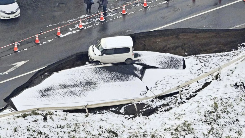 Japan Earthquake Warning: જાપાનમાં મહાભૂકંપની ચેતવણી: ૭.૫ ની તીવ્રતાના ભૂકંપ બાદ વધુ ૮ કે તેથી વધુ તીવ્રતાના આંચકાની સંભાવના, સુનામીનો ખતરો 1 Japan Earthquake Warning