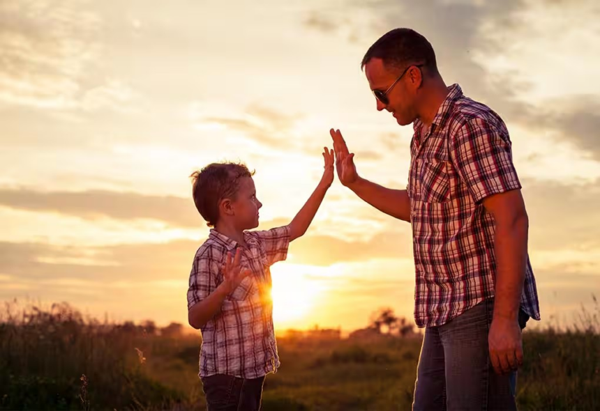 Father's Role in Parenting: પિતાની જવાબદારી: બાળકોને માતા ઉપરાંત પિતા તરફથી કઈ ૫ વાતો શીખવવી જરૂરી છે? જાણો એક્સપર્ટની સલાહ 1 Father's Role in Parenting