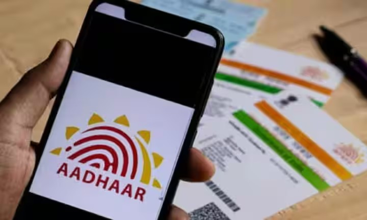 Child Aadhaar Biometric Update: વાલીઓ માટે ખુશખબર! બાળકોના આધારમાં બાયોમેટ્રિક અપડેટ હવે બિલકુલ ફ્રી, જાણો સરકારે શું લીધો મોટો નિર્ણય 1 Child Aadhaar Biometric Update