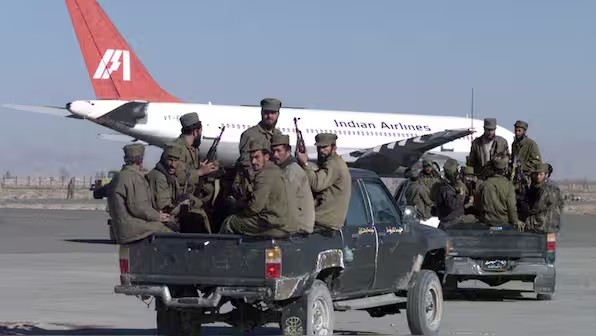 IC 814 Hijack Incident: 24 ડિસેમ્બરની તે રાત્રે તેવું શું બન્યું કે, દેશ આખો ધ્રુજી ઉઠ્યો હતો, પળ પળ કિંમતી હતી 1 ea5r22az
