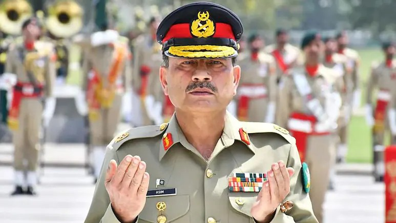 Asim Munir CDF: પાકિસ્તાનમાં નવી સત્તા: રાષ્ટ્રપતિ ઝરદારીએ જનરલ આસિમ મુનીરને ૫ વર્ષ માટે પ્રથમ 'ચીફ ઑફ ડિફેન્સ ફોર્સિસ' (CDF) અને આર્મી ચીફ નિયુક્ત કર્યા 1 Asim Munir CDF