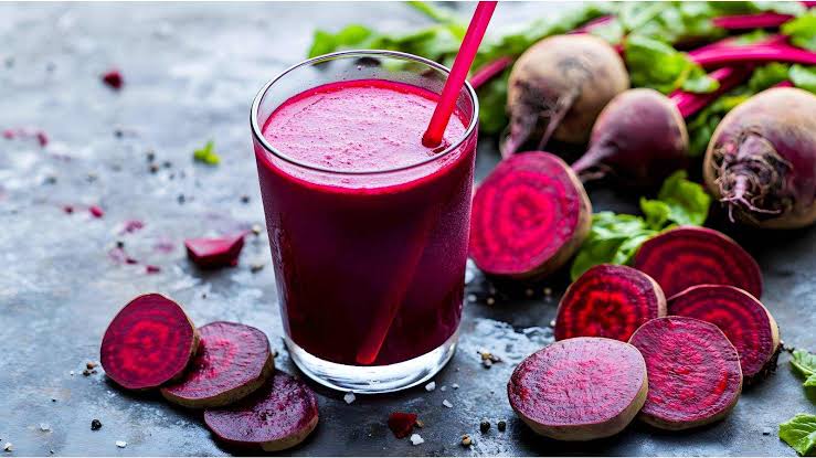 Beetroot side effects: લોહી વધારવાના ચક્કરમાં બીમાર ન પડતા! આ ૭ પ્રકારના લોકો માટે બીટનું સેવન છે અત્યંત જોખમી 1 images 2 1
