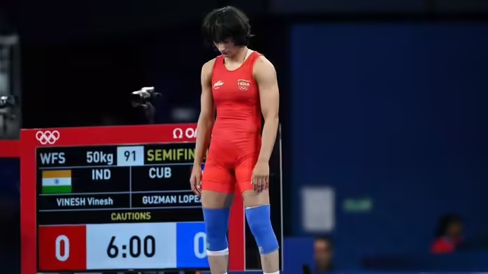 Vinesh Phogat Comeback: વિનેશ ફોગાટની શાનદાર વાપસી: પેરીસ ઑલિમ્પિકનો આઘાત ભૂલીને ૨૦૨૮ LA ઑલિમ્પિકની તૈયારી શરૂ, રાજકારણ છોડીને કુસ્તીના મેટ પર પરત 1 Vinesh Phogat Comeback