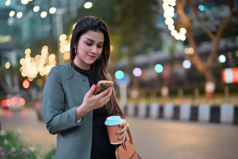 Mobile Data Privacy: સ્માર્ટફોન અને જાસૂસી: એપ્સ તમારો અંગત ડેટા કેવી રીતે ચોરી શકે છે અને તમે તમારી જાતને કેવી રીતે સુરક્ષિત રાખી શકો? 1 Mobile Data Privacy