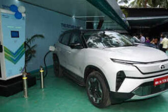 tata motors to launch 5 new electric cars set up 1 million charging points by fy30