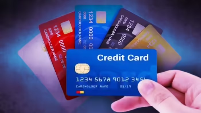 Credit Card Safety Tips: ક્રેડિટ કાર્ડ વાપરતા પહેલા સાવધાન! આ ૭ વાતો નહીં જાણો તો દેવામાં ડૂબી જશો 1 49n79g98