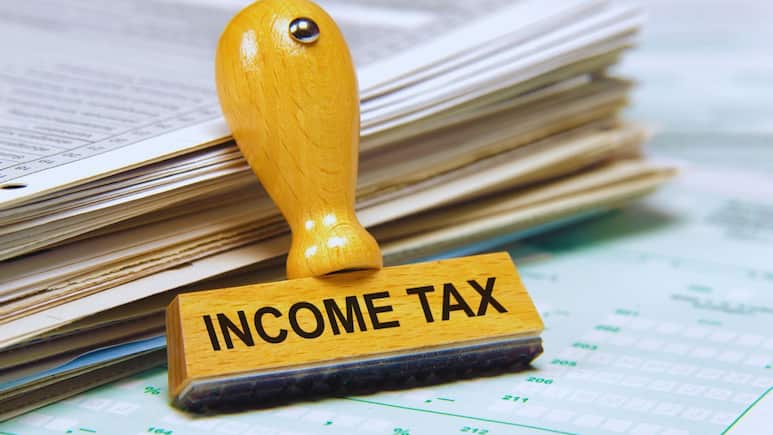 Income Tax Reforms: ટેક્સ ભરવાની ઝંઝટમાંથી મુક્તિ: જાણો ૨૦૧૯ થી ૨૦૨૬ સુધી કેવી રીતે બદલાઈ ગઈ તમારી ટેક્સ સિસ્ટમ અને ૧૨ લાખ સુધીની કમાણી કેવી રીતે થઈ ટેક્સ ફ્રી 1 4ku7obps income tax