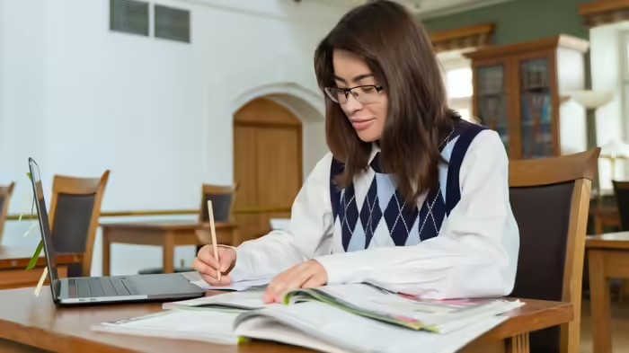 BTech vs MTech: બીટેક કે એમટેક? જાણો એન્જિનિયરિંગની આ બંને ડિગ્રી વચ્ચેનો મોટો તફાવત, યોગ્યતા અને એડમિશનની પૂરી વિગત 1 8jvdanwq