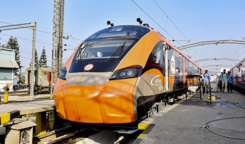 Vande Bharat Sleeper Trains Refund Rules: વંદે ભારત સ્લીપરના કડક નિયમો: હવે ટિકિટ કેન્સલ કરાવવી પડશે બહુ મોંઘી, ૮ કલાક પહેલા ચાર્ટ બનશે અને RAC વગર માત્ર કન્ફર્મ સીટ મળશે 1 PTI01 16 2026 000572B
