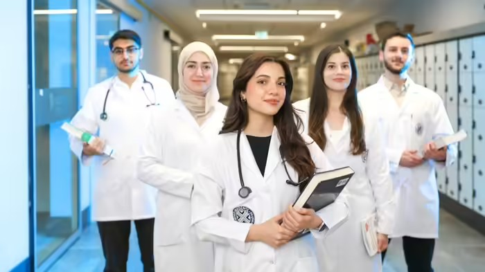 Medical Education Abroad: વિદેશમાં MBBS કરવા માટે ૫ સૌથી સુરક્ષિત અને સસ્તા દેશો: ઈરાન અને યુક્રેન જેવી સ્થિતિથી બચવા માટે જાણો ભારતની નજીકના આ શ્રેષ્ઠ વિકલ્પો 1 b1cpfi0p