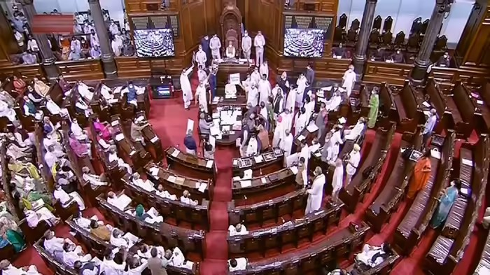 Parliament Session Updates: રાજ્યસભામાં પ્લાસ્ટિક પર દેવી-દેવતાઓના ફોટાનો મુદ્દો ગાજ્યો: ભાજપ સાંસદે વિજ્ઞાપનો પર પ્રતિબંધની કરી માંગ; જાણો પર્યાવરણ અને આસ્થા સાથે જોડાયેલી આ મોટી ચર્ચા 1 cnu4ps6q