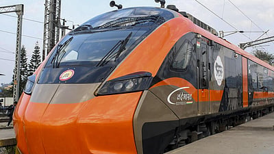 Vande Bharat Sleeper: રેલવેની નવી ક્રાંતિ: હાવડા-ગુવાહાટી વચ્ચે શરૂ થશે દેશની પહેલી 'સ્લીપર' વંદે ભારત, ૧૭ કલાકની મુસાફરી હવે માત્ર ૧૪ કલાકમાં થશે પૂરી 1 deccanherald 2026 01 13 e1qhoezc file842oq947oa18nqzyaoq