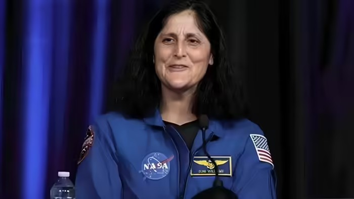 Sunita Williams Kalpana Chawla: સુનિતા વિલિયમ્સે કલ્પના ચાવલાના માતાના આશીર્વાદ લીધા, દુર્ઘટનાના એ દિવસો યાદ કરી બંનેની આંખો ભીની થઈ 1