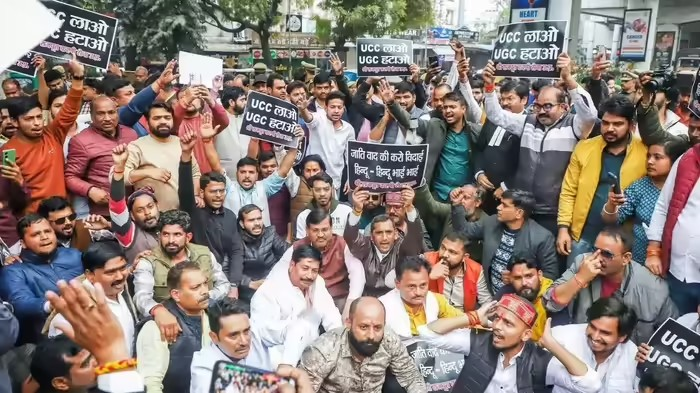 UGC Rules Controversy: UGC ના નવા નિયમો પર સુપ્રીમ જંગ: માયાવતીએ સમતા સમિતિનો કર્યો બચાવ, સામાન્ય વર્ગના વિરોધને ગણાવ્યો જાતિવાદી માનસિકતા; જાણો સરકાર પાસે હવે કયા છે વિકલ્પો 1 hens2hsl