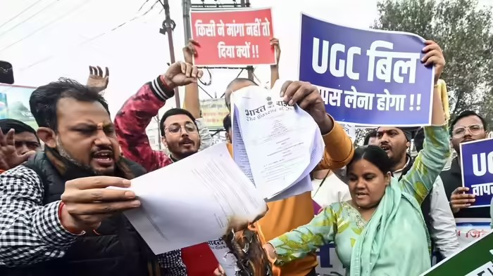 UGC Regulations 2026: યુજીસી વિવાદ: શું મોદી સરકાર બદલશે ભેદભાવ વિરોધી નિયમો? સવર્ણોની નારાજગી વચ્ચે 'ખોટી ફરિયાદ' અને EWS ક્લોઝ પર શિક્ષણ મંત્રાલયનો મોટો પ્લાન 1 i1ahfihh