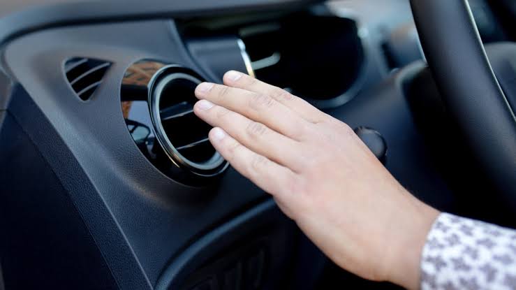 Car Blower Safety Tips: કારમાં બ્લોઅર ચલાવો છો તો સાવધાન: કાચ બંધ કરીને હીટર વાપરવાની આ આદત લઈ શકે છે તમારો જીવ 1 images 2