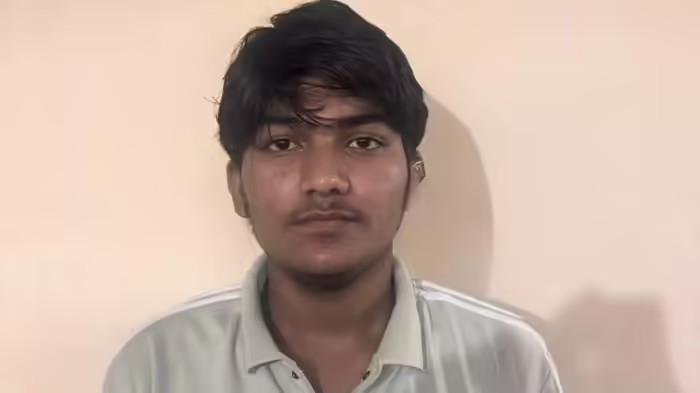 Gujarat ATS Terrorism Crackdown: ગુજરાત ATS ની મોટી સફળતા! નવસારીમાં દરજી બનીને રહેતો શખ્સ નીકળ્યો આતંકીઓનો સાથી, ટાર્ગેટેડ કિલીંગના પ્લાનનો થયો ખુલાસો 1 imk4fh4l