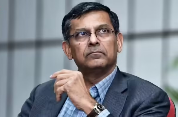 Indian Economy Budget 2026: રઘુરામ રાજનની બજેટ ૨૦૨૬ માટે મોટી સલાહ: ચીન અને અમેરિકાના ખતરનાક ખેલ વચ્ચે ભારત કેવી રીતે બનશે આર્થિક મહાસત્તા? 1 k8jjzqeu