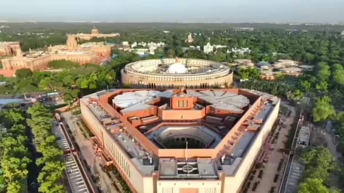 Parliament Security Upgrade: સંસદની સુરક્ષા હવે થશે લોખંડી: તમામ ૯ ગેટ પર લાગશે ફુલ બોડી સ્કેનર, દિવાલ કૂદવાનો પ્રયાસ કરતા જ વાગશે એલાર્મ, જાણો નવો સુરક્ષા પ્લાન 1 phnuhz2r