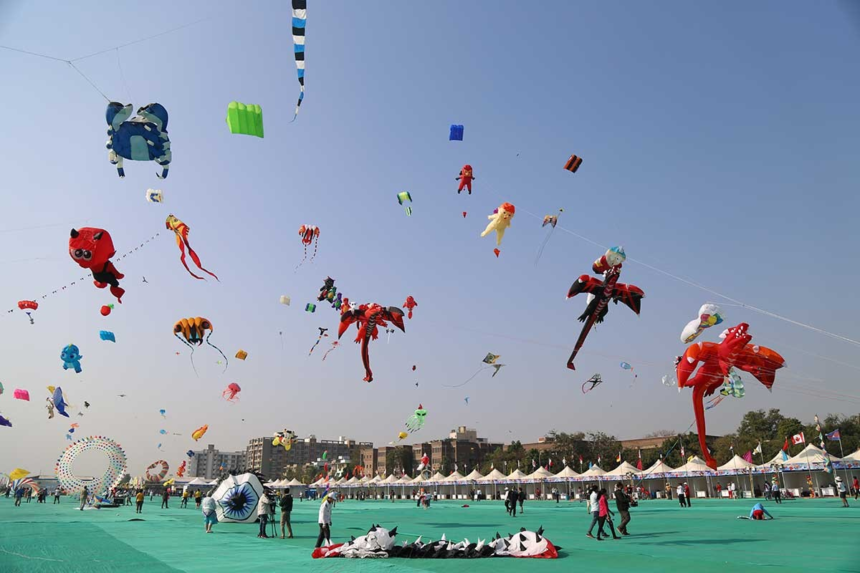 Ahmedabad International Kite Festival 2026: પીએમ મોદી અને જર્મનીના ચાન્સેલરના આગમનથી અમદાવાદમાં જામશે રંગત, રિવરફ્રન્ટ બનશે ગ્લોબલ કાઇટ હબ 1 Ahmedabad International Kite Festival 2026
