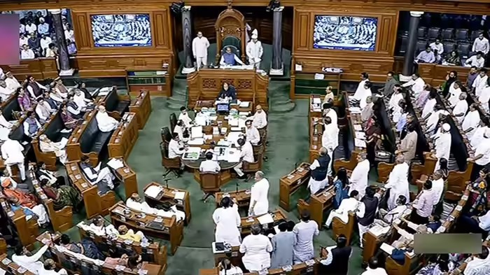 Lok Sabha Attendance Rules: ૨૦૨૬ બજેટ સત્રથી મોટો ફેરફાર: ઓમ બિરલાએ સાંસદોને શિસ્તના પાઠ ભણાવ્યા! જાણો લોકસભામાં હવે કઈ રીતે લાગશે એટેન્ડન્સ અને શું છે સ્પીકરનો નવો પ્લાન 1 w0yur54m