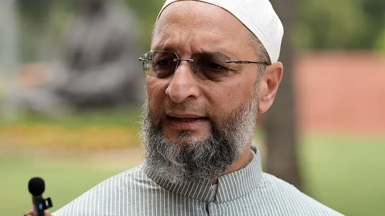 Asaduddin Owaisi Population Controversy: ઓવૈસીએ કહ્યું કે તેમના પોતાના છ બાળકો છે અને પ્રશ્ન કર્યો કે તેમને આઠ બાળકો પેદા કરવાથી કોણ રોકી રહ્યું છે? કેમ આમ કેમ કહ્યું ? 1