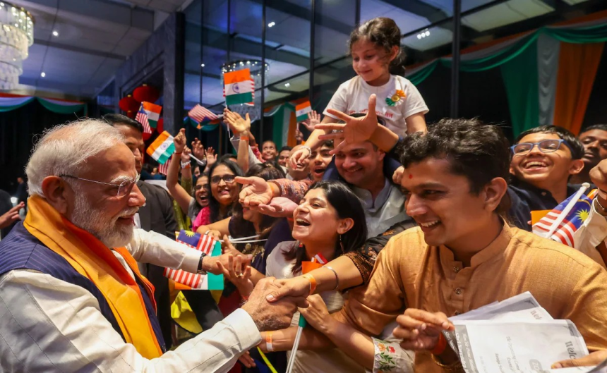 PM Modi Malaysia Visit: મલેશિયામાં મોદીનું શાનદાર સ્વાગત અને ભારત સાથેના હજારો વર્ષ જૂના સંબંધો: રાજેન્દ્ર ચોલના દરિયાઈ વિજયથી લઈને સંસ્કૃત શબ્દોના અસ્તિત્વ સુધી; જાણો કેમ ભારત માટે ખાસ છે આ દક્ષિણ-પૂર્વ એશિયાઈ દેશ! 1 0v1w2bxl