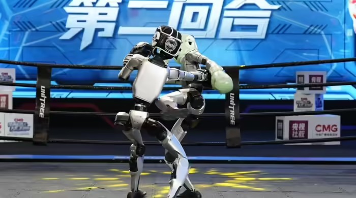 Humanoid Robot Combat League: ચીનમાં શરૂ થયો અસલી 'રિયલ સ્ટીલ' મુકાબલો: હ્યુમનૉઇડ રોબોટ્સ વચ્ચે જામશે જંગ, ૧૨ કરોડનું ઈનામ જીતવા લોખંડી ફાઇટર્સ દેખાડશે માર્શલ આર્ટ્સના કરતબ 1 5371wpyb