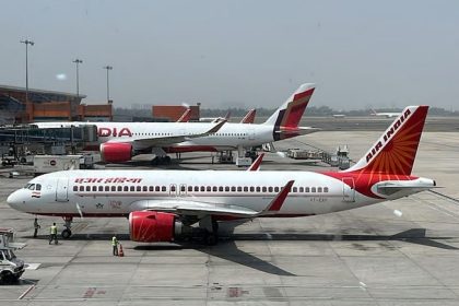 8t6l91fg airplane white kyu hota hai 625x300 16 February 26