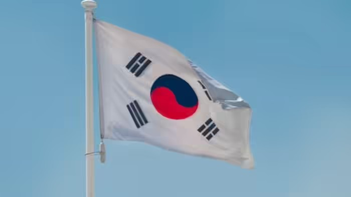 South Korea STEM Visa: દક્ષિણ કોરિયામાં વસવું હવે થશે સરળ: સાયન્સ અને AI સ્ટુડન્ટ્સ માટે સરકારે ખોલ્યા વિઝાના દ્વાર; જાણો શું છે 'K-STAR' વિઝા અને કેવી રીતે ભારતીય એન્જિનિયર્સ માટે આ દેશ બની રહ્યો છે ઇનોવેશનનું નવું હબ! 1 hj95771d
