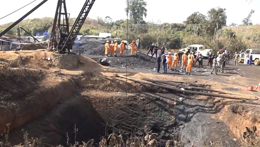 Meghalaya Illegal Mining Case: મૃત્યુના 'રેટ હોલ' પર NGTનો હથોડો: મેઘાલયમાં ગેરકાયદે ખનન અને ૩૦ મજૂરોના મોત મામલે સુઓમોટો સંજ્ઞાન 1 i0ja6x98