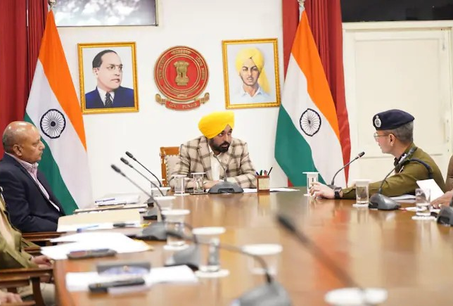 Punjab Operation Prahaar-2: પંજાબમાં ગેંગસ્ટરો અને ડ્રગ માફિયાઓ પર કાળચક્ર: 'ઓપરેશન પ્રહાર-૨' હેઠળ હજારો ગુનેગારોની ધરપકડ અને કરોડોના નશાની જપ્તી; સીએમ ભગવંત માનની કડક કાર્યવાહીથી ગુનેગારોમાં ફફડાટ! 1 kv7bfmcr